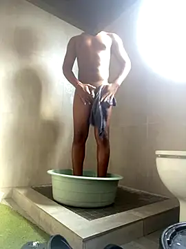 Snapshot of Slowbur chatting on November 30, 1:45 pm Slowbur online show from November 30, 1:45 pm