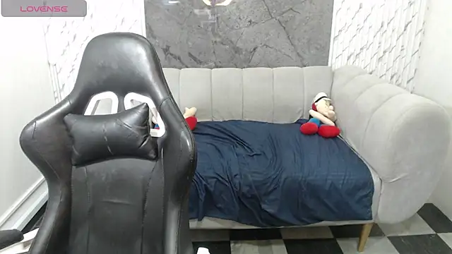 Ivony18 b online show from December 4, 3:16 am