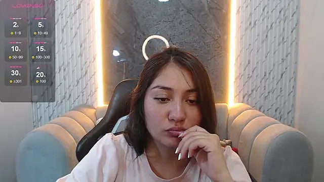 Ivony18 b online show from November 30, 8:15 am