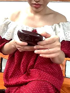 Snapshot of Tieuvi_18 chatting on October 31, 12:40 am Tieuvi 18 online show from October 31, 12:40 am