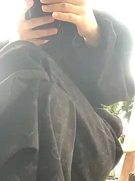 Snapshot of Tieuvi_18 chatting on October 23, 12:42 am Tieuvi 18 online show from October 23, 12:42 am