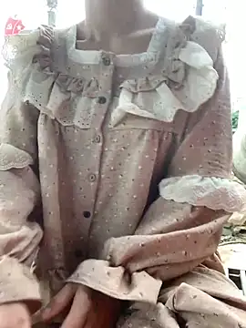 Snapshot of Tieuvi_18 chatting on November 7, 12:15 am Tieuvi 18 online show from November 7, 12:15 am