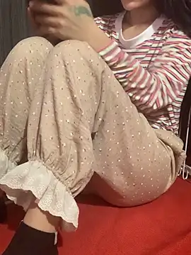 Snapshot of Tieuvi_18 chatting on November 16, 12:43 pm Tieuvi 18 online show from November 16, 12:43 pm