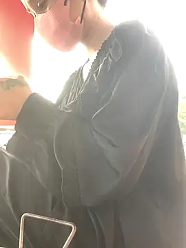 Snapshot of Tieuvi_18 chatting on October 29, 12:09 am Tieuvi 18 online show from October 29, 12:09 am