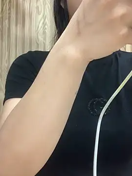 Snapshot of Tieuvi_18 chatting on October 21, 5:40 am Tieuvi 18 online show from October 21, 5:40 am