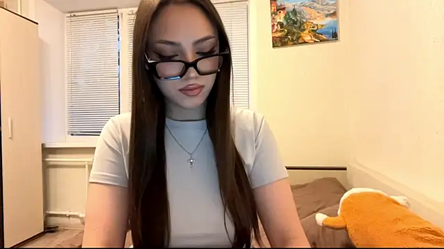 Snapshot of Leaf_Unto chatting on October 27, 1:12 pm Leaf Unto online show from October 27, 1:12 pm