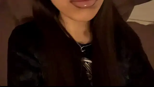 Snapshot of Leaf_Unto chatting on November 28, 2:06 pm Leaf Unto online show from November 28, 2:06 pm