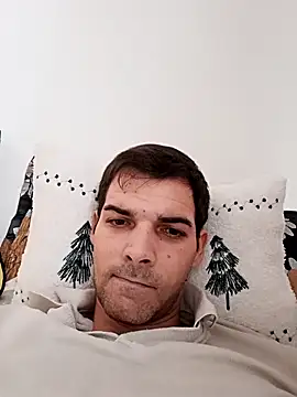 Snapshot of Michael9134 chatting on December 18, 9:14 am Michael9134 online show from December 18, 9:14 am