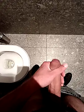 Snapshot of Michael9134 chatting on November 10, 9:14 am Michael9134 online show from November 10, 9:14 am