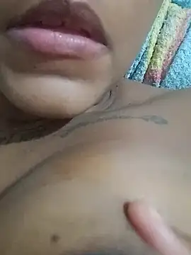 Snapshot of nessinha12 chatting on September 14, 12:55 am nessinha12 online show from September 14, 12:55 am