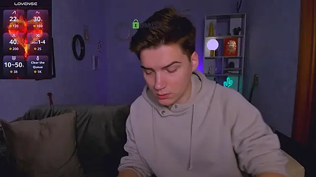 veronica bubble online show from October 4, 7:15 pm