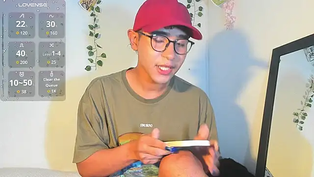 Snapshot of cute_sammy_1 chatting on September 18, 11:02 am cute sammy 1 online show from September 18, 11:02 am