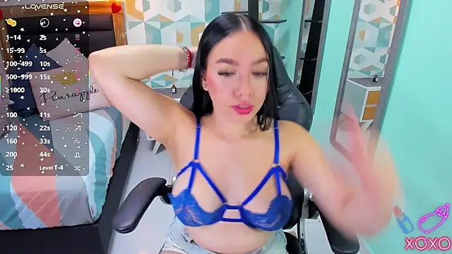 MOLLYSPENCER1 online show from October 29, 7:24 pm