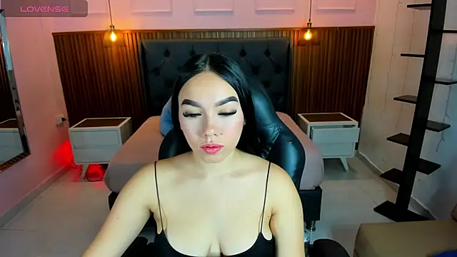 MOLLYSPENCER1 online show from May 27, 6:48 pm