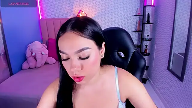 MOLLYSPENCER1 online show from February 6, 12:23 pm