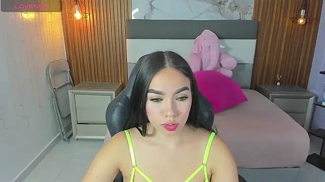 MOLLYSPENCER1 online show from March 19, 6:52 pm