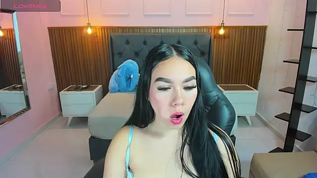 MOLLYSPENCER1 online show from May 8, 6:56 pm