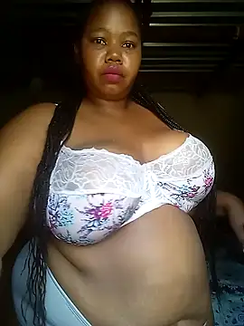 Snapshot of Curvycandy95 chatting on November 9, 7:56 am Curvycandy95 online show from November 9, 7:56 am