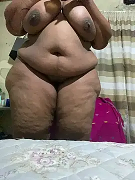 Snapshot of Curvycandy95 chatting on June 11, 7:33 pm Curvycandy95 online show from June 11, 7:33 pm