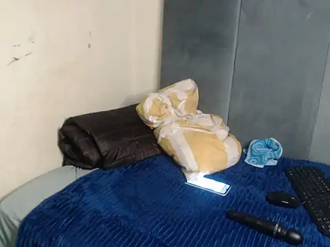 Tyllorsavage online show from September 26, 2:18 am