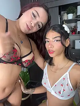 Snapshot of NaughtyNinnaXXX chatting on December 15, 10:37 pm NaughtyNinnaXXX online show from December 15, 10:37 pm