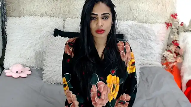 indianchic89 online show from May 23, 11:48 pm