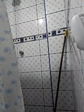 Snapshot of Exotic19cm chatting on December 3, 11:04 pm Exotic19cm online show from December 3, 11:04 pm