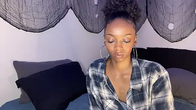 Snapshot of Trixie_luv1 chatting on October 15, 1:08 pm Trixie luv1 online show from October 15, 1:08 pm