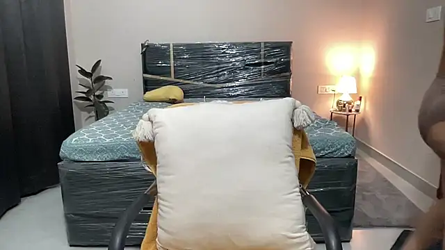 piyassi  divya online show from February 28, 8:52 pm