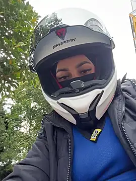 AlannaEvons online show from March 13, 4:45 pm