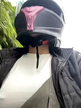 Snapshot of AlannaEvons chatting on November 22, 3:33 pm AlannaEvons online show from November 22, 3:33 pm