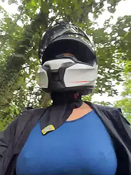 AlannaEvons online show from April 14, 8:14 pm