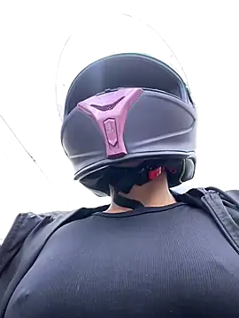 Snapshot of AlannaEvons chatting on October 16, 4:15 pm AlannaEvons online show from October 16, 4:15 pm