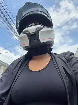 AlannaEvons online show from March 4, 6:48 pm