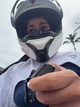 AlannaEvons online show from April 8, 6:20 pm