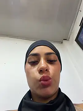 AlannaEvons online show from March 25, 7:24 pm