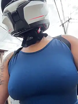 AlannaEvons online show from March 2, 9:00 pm