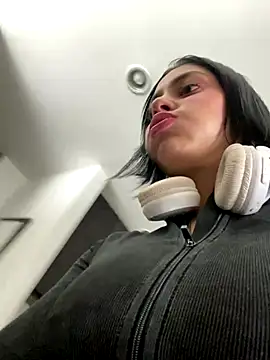 Snapshot of AlannaEvons chatting on December 5, 3:10 pm AlannaEvons online show from December 5, 3:10 pm