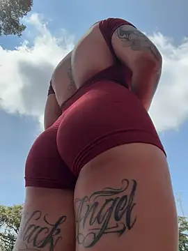 AlannaEvons online show from February 12, 6:51 pm