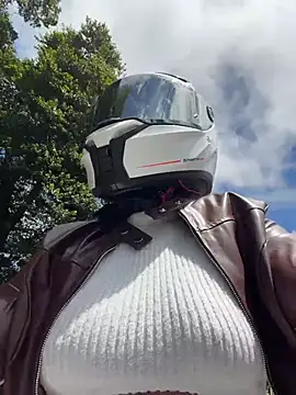 AlannaEvons online show from March 11, 4:01 pm