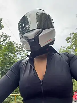 AlannaEvons online show from April 10, 7:21 pm