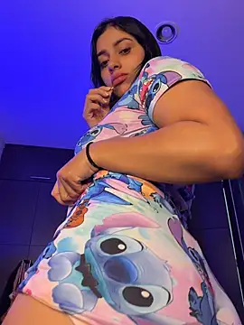 Snapshot of AlannaEvons chatting on April 27, 3:48 am AlannaEvons online show from April 27, 3:48 am