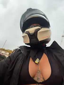 AlannaEvons online show from April 13, 10:58 pm