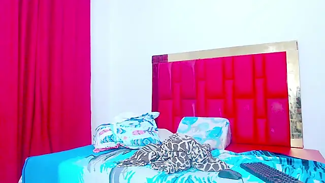 jamesrodriguez44 online show from November 11, 8:53 am