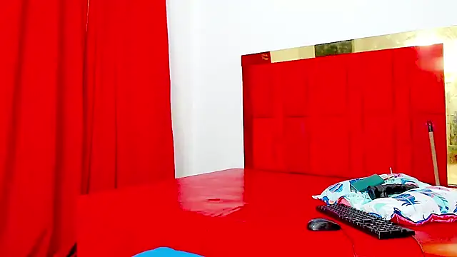 jamesrodriguez44 online show from November 4, 3:32 am