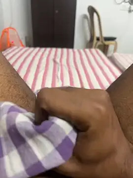 usermood2000 online show from December 22, 7:19 am