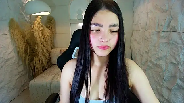luna  r online show from October 16, 7:33 pm