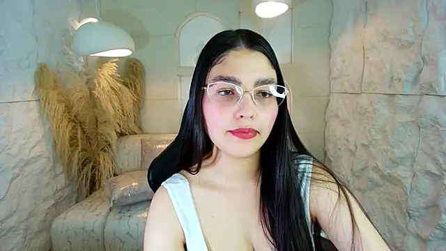 luna  r online show from October 16, 12:30 am