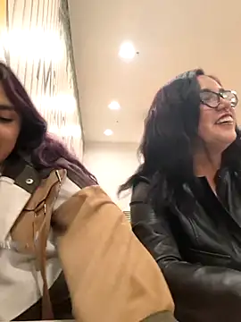 Snapshot of Lucyheart_ chatting on February 21, 12:45 am Lucyheart online show from February 21, 12:45 am