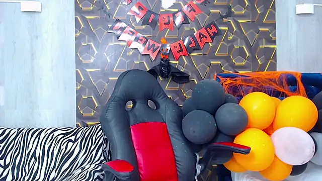 Snapshot of honeymoon_12 chatting on October 26, 4:24 am honeymoon 12 online show from October 26, 4:24 am